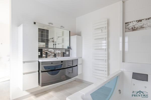 LA PLAINE SUR MER - MAISON 141M2 - PISCINE - TERRAIN 711M2
