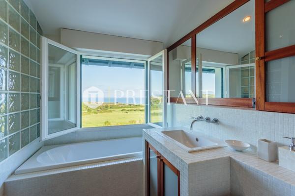 BELHARRA – VILLA DE VACANCES SUR LA CORNICHE AVEC VUE OCEAN – 13 personnes, URRUGNE