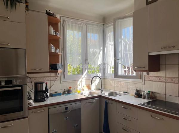 Vente                                                      Maison
                        
                     6 pièces                      130 m2                     à Joinville-le-Pont
