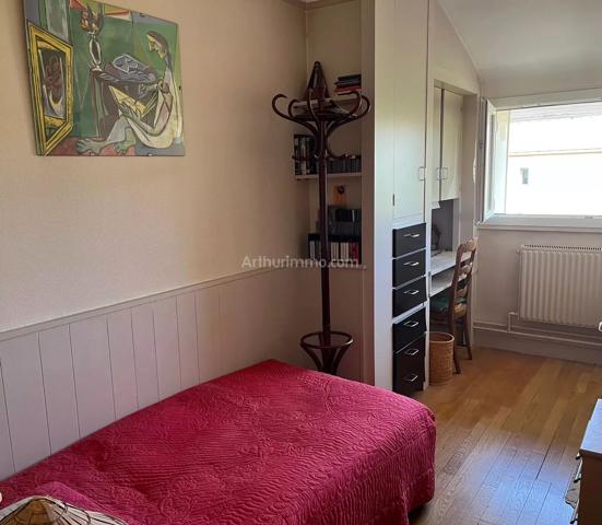 Vente                                                      Maison
                        
                     6 pièces                      130 m2                     à Joinville-le-Pont