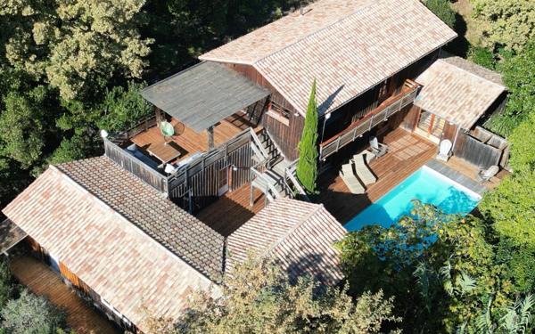 Maison à vendre    7 pièces •  Biscarrosse