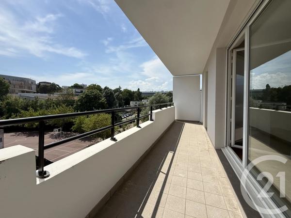 Appartement F4 à vendre  4 pièces - 84,39 m 2   ST GERMAIN EN LAYE  - 78