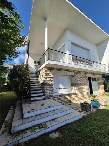 A 2 PAS DE LA PLAGE - MAISON SUR 2 NIVEAUX