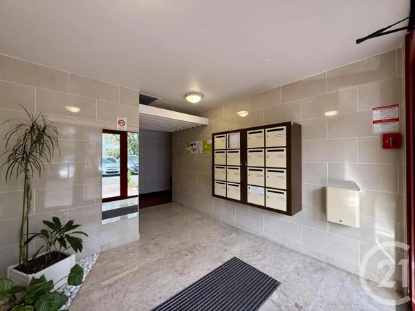Appartement F4 à vendre  4 pièces - 76,93 m 2   LIVRY GARGAN  - 93