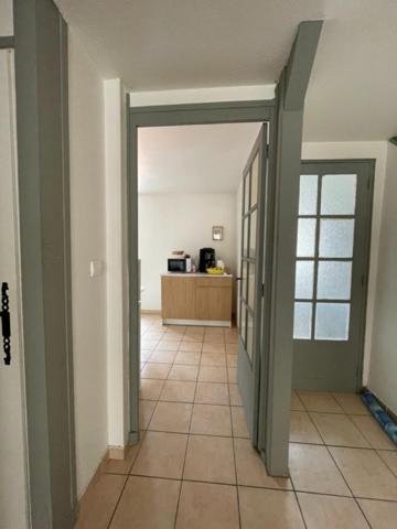 Belle opportunité de générer 2 revenus immédiatement pour cet immeuble mixte à Montmarault