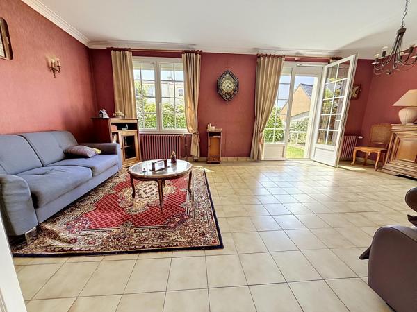 A VENDRE - LAMBEZELLEC - MAISON 107 M2 - 4 CHAMBRES - GARAGE - JARDIN