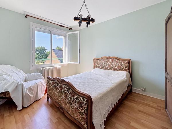 A VENDRE - LAMBEZELLEC - MAISON 107 M2 - 4 CHAMBRES - GARAGE - JARDIN