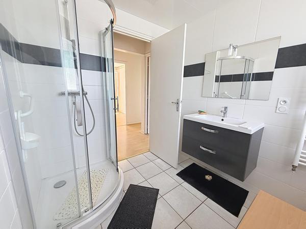 A VENDRE - LAMBEZELLEC - MAISON 107 M2 - 4 CHAMBRES - GARAGE - JARDIN