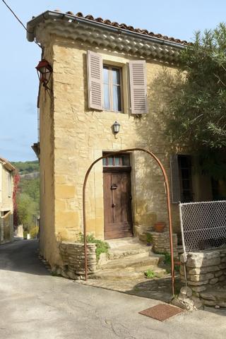 Maison Saumane De Vaucluse 5 pièce(s) 200 m2