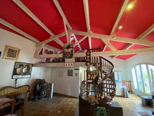 Maison Saumane De Vaucluse 5 pièce(s) 200 m2