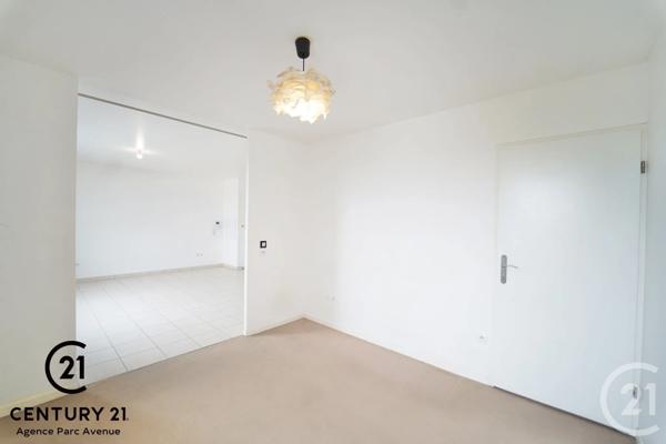 Appartement F2 à vendre  2 pièces - 36,78 m 2   BUSSY ST GEORGES  - 77