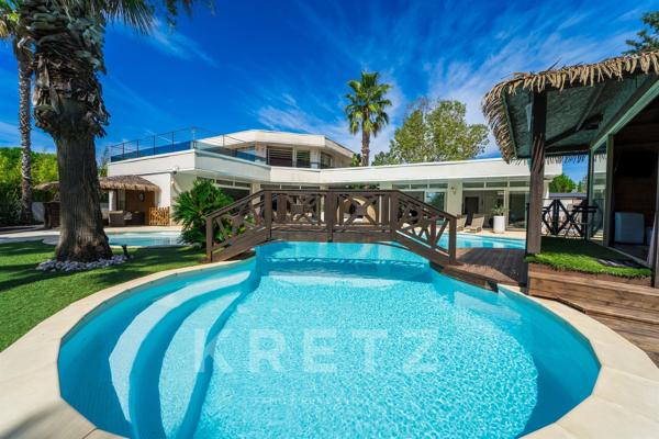 Villa d'architecte contemporaine en bord de mer