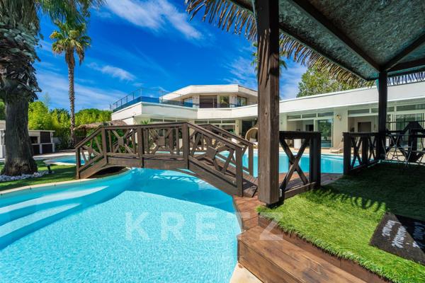 Villa d'architecte contemporaine en bord de mer