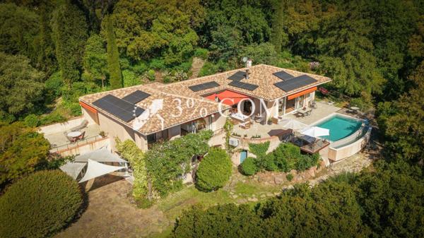 Villa
                                                                                                                                                                                                                                                                                                                        8 pièce(s)                                                                                                                                                                                                          4 chambre(s)                                                                                                                                                                                                          254  m²