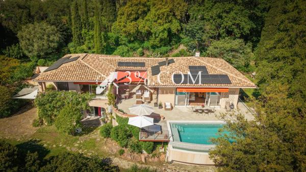 Villa
                                                                                                                                                                                                                                                                                                                        8 pièce(s)                                                                                                                                                                                                          4 chambre(s)                                                                                                                                                                                                          254  m²