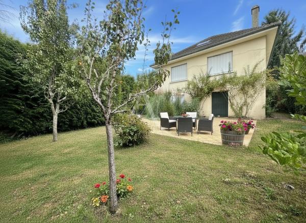 SERRIS BOURG - Env. 160 m² - 3 chambres + bureau - Terrain 588 m²