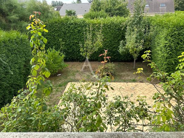 SERRIS BOURG - Env. 160 m² - 3 chambres + bureau - Terrain 588 m²