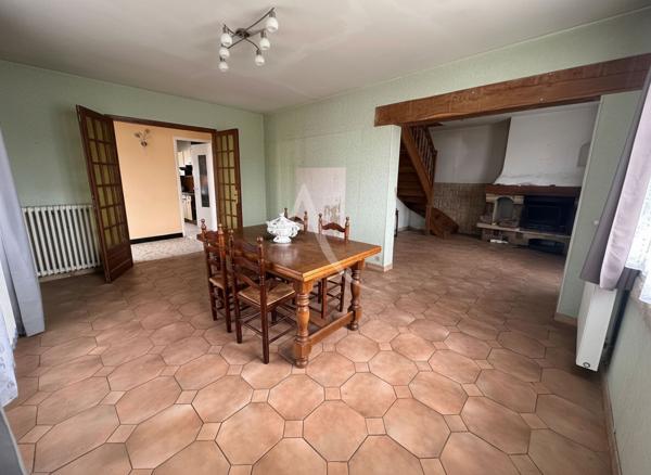 SERRIS BOURG - Env. 160 m² - 3 chambres + bureau - Terrain 588 m²