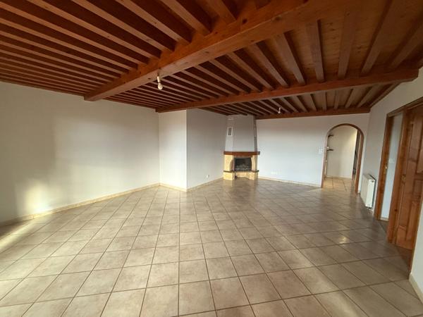 Maison Bard 5 pièce(s) 13.6 m2