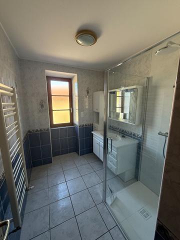 Maison Bard 5 pièce(s) 13.6 m2