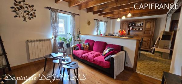 En Ardèche, dans la belle vallée de la Glueyre, Grande maison de village à Marcols Les Eaux avec une dépendance à rénover, un grand garage, caves, ...