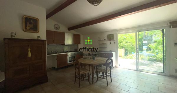 Maison
         4 pièces
        - 92 m²