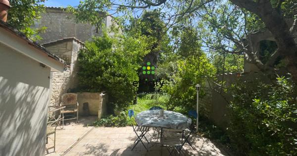 Maison
         4 pièces
        - 92 m²