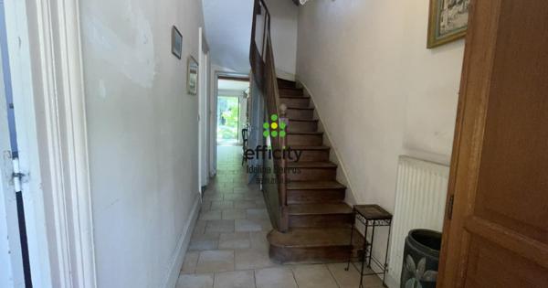 Maison
         4 pièces
        - 92 m²