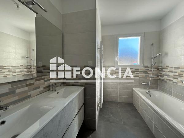 Location Maison 5 pièces 125.7 m² - 1 RUE JEANNE D'ALBRET Oloron Ste Marie 64400