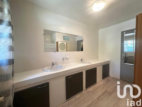 Maison à vendre 7 pièces 136 m² Saint-Gervais-en-Belin