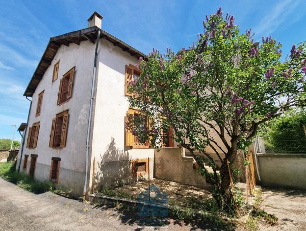 Maison 4 pièces 100m2 avec dépendance, cours et jardin à Arlanc.