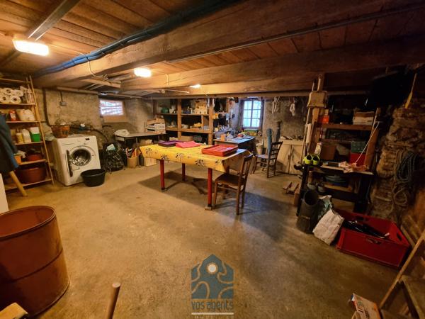 Maison 4 pièces 100m2 avec dépendance, cours et jardin à Arlanc.