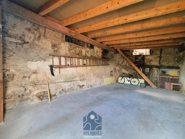 Maison 4 pièces 100m2 avec dépendance, cours et jardin à Arlanc.