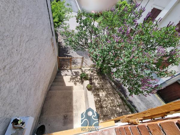 Maison 4 pièces 100m2 avec dépendance, cours et jardin à Arlanc.