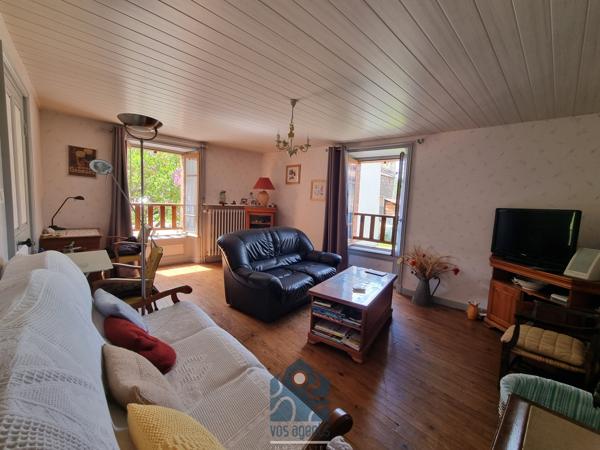 Maison 4 pièces 100m2 avec dépendance, cours et jardin à Arlanc.