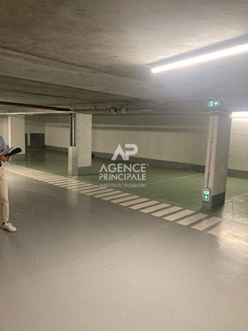 Parking / box Saint Germain En Laye 5 min à pied du RER A Loyer 90 €/mois charges comprises **  - Référence  18450