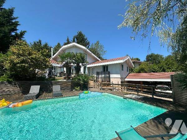 Villa de caractère proche de la frontière.