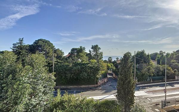 Appartement à vendre    4 pièces • 64,28 m2 Saint-Raphaël