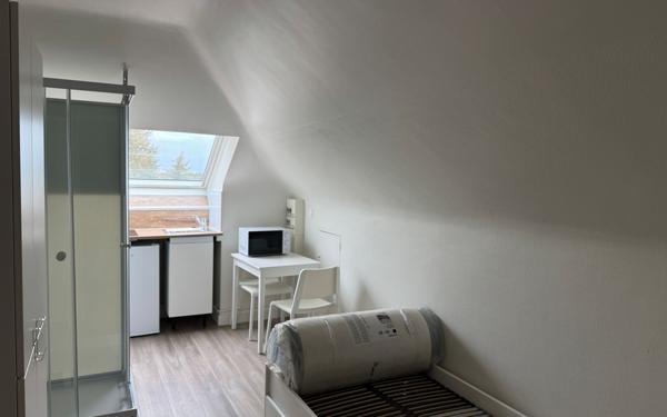 Appartement à louer    1 pièce •  Saint-Cyr-sur-Loire