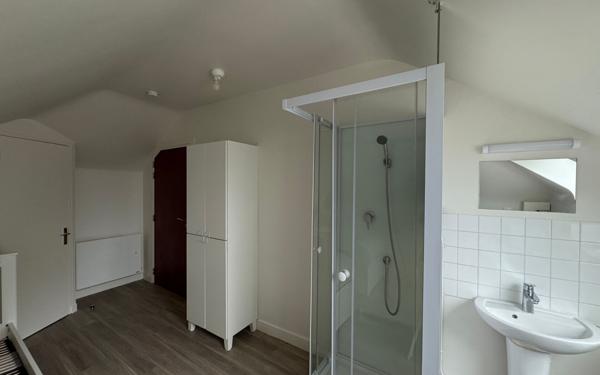 Appartement à louer    1 pièce •  Saint-Cyr-sur-Loire