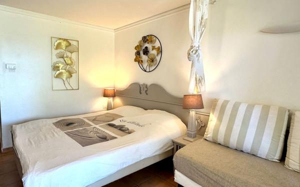 Appartement à vendre    1 pièce • 21,97 m2 Sainte-Anne