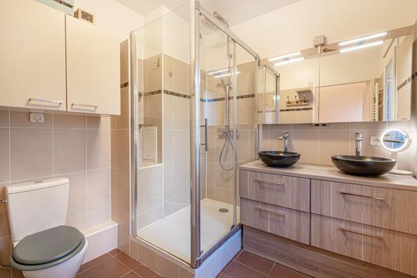 Appartement avec jardin/terrasse, parking, cave