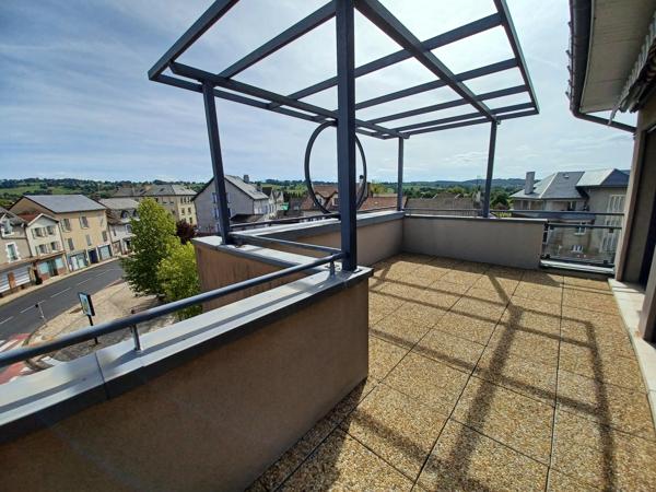 Grand type 3 avec terrasses et cuisine équipée 10 Place de la République ARPAJON SUR CERE Détails des diagnostics énergétiques