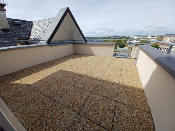 Grand type 3 avec terrasses et cuisine équipée 10 Place de la République ARPAJON SUR CERE Détails des diagnostics énergétiques