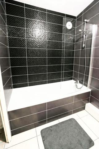 NEUILLY SUR MARNE 93330 Appartement maison de 80M2, T4, 3 chambres, jardin de 150m2, une terrasse de 17m2.