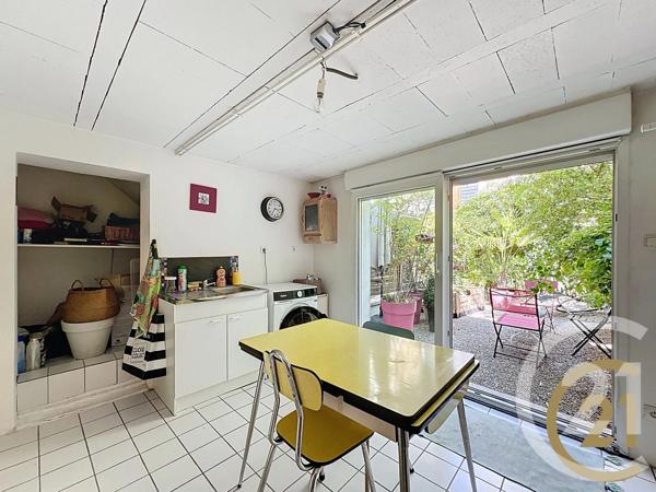 Appartement F4 à vendre  5 pièces - 100,50 m 2   MONTBELIARD  - 25