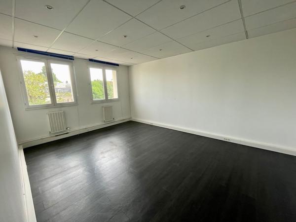 Bureaux à louer à ELBEUF 76500