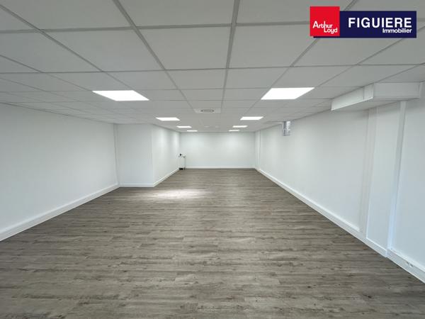BUREAUX RÉNOVÉS À LOUER PROCHE DE LA GARE ET L'AÉROPORT