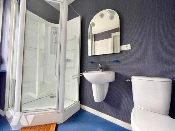 Appartement en hyper centre avec parking.
Nous vous proposons cet appartement d'une surface ha...