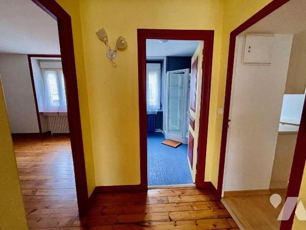 Appartement en hyper centre avec parking.
Nous vous proposons cet appartement d'une surface ha...